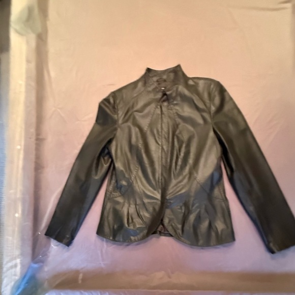 Tahari Olive Green Women's Leather Jacket Size Large MSRP $348 - Picture 11 of 11